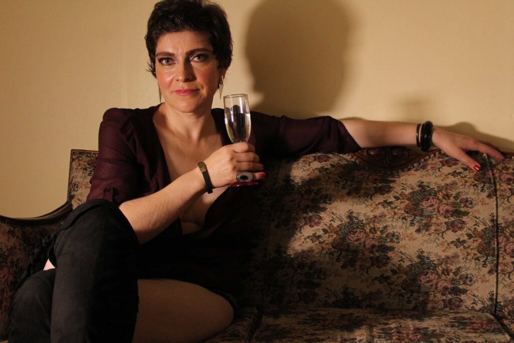 Anita Urrutia, autora y escritora